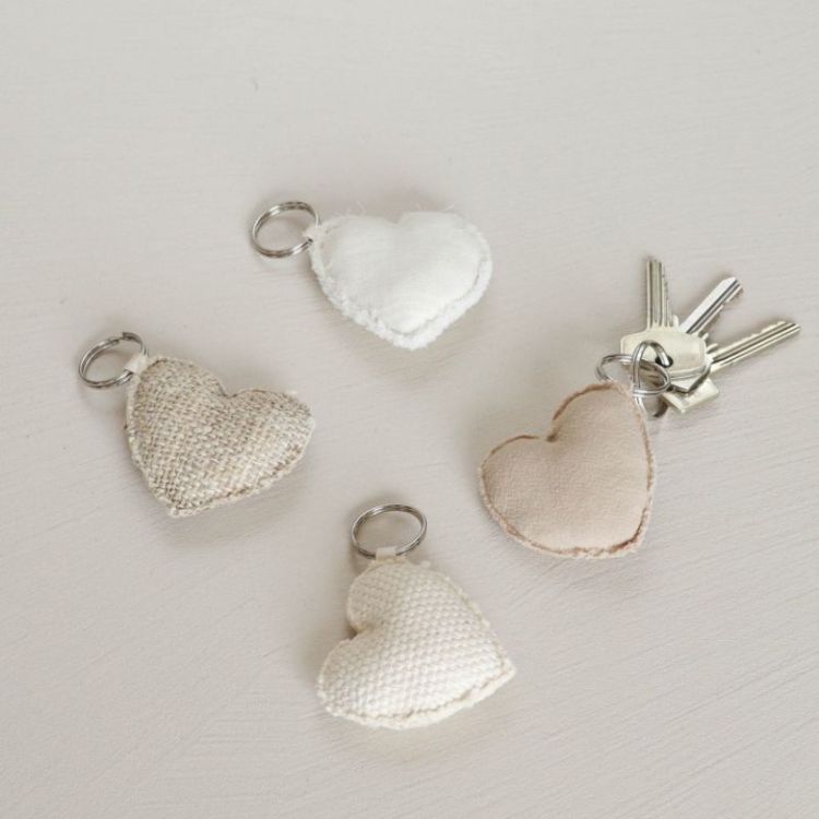 KEYCHAIN KIKI - WITH LOVE  Beige